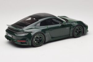 Porsche 911 992 Turbo S Brabus 900 Rocket R Mean Green GT Spirit 1:18 GT959 Pryskyřice – obrázek 2 z 6