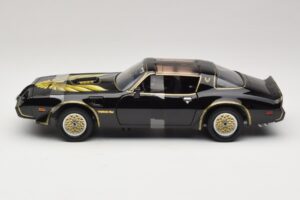 Pontiac Firebird Trans Am Kill Bill Movie Greenlight 1:18 12951 Kov – obrázek 3 z 6