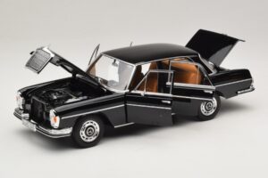 Mercedes 280 SE W108 Černý Norev 1:18 183360 Kov – obrázek 2 z 8