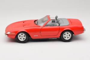 Ferrari 365 GTS/4 Spider Červený Techno Giodi 1:18 40028-P1 Kov – obrázek 4 z 8