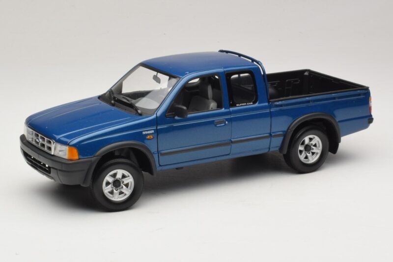 Ford Ranger Super Cab Modrý Action 1:18 ACTION002 Kov