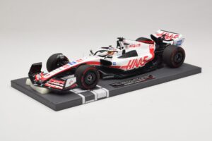 Haas VF-22 K. Magnussen Pole Position Brazilian GP 2022 Minichamps 1:18 117222120 Pryskyřice