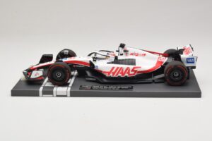 Haas VF-22 K. Magnussen Pole Position Brazilian GP 2022 Minichamps 1:18 117222120 Pryskyřice – obrázek 3 z 7