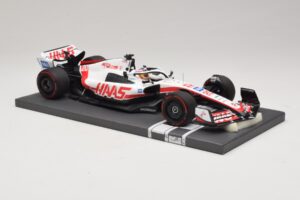 Haas VF-22 K. Magnussen Pole Position Brazilian GP 2022 Minichamps 1:18 117222120 Pryskyřice – obrázek 4 z 7
