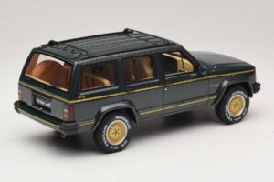 Jeep Cherokee XJ Limited Dark Hunter Green Otto 1:18 OT1340 Pryskyřice – obrázek 2 z 6