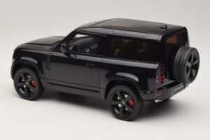 Land Rover Defender 90 L663 P400 X-Dynamic HSE Santorini Black GT Spirit 1:18 GT992 Pryskyřice – obrázek 5 z 6
