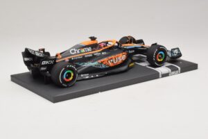 McLaren MCL36 #4 L. Norris Abu Dhabi GP 2022 Minichamps 1:18 537224004 Pryskyřice – obrázek 2 z 7