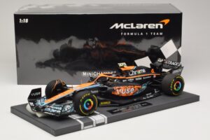 McLaren MCL36 #4 L. Norris Abu Dhabi GP 2022 Minichamps 1:18 537224004 Pryskyřice – obrázek 6 z 7