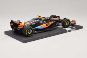 McLaren MCL60 #4 L. Norris 2nd Place Hungarian GP 2023 Minichamps 1:18 537233004 Pryskyřice – obrázek 2 z 7