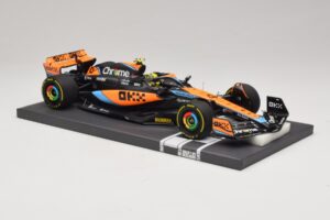 McLaren MCL60 #4 L. Norris 2nd Place Hungarian GP 2023 Minichamps 1:18 537233004 Pryskyřice – obrázek 4 z 7