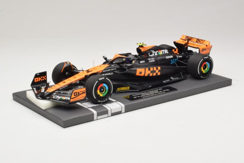 McLaren MCL60 #4 L. Norris 2nd Place Singapore GP 2023 Minichamps 1:18 537233404 Pryskyřice