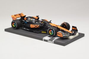 McLaren MCL60 #81 O. Piastri Japanese GP 2023 Minichamps 1:18 537233581 Pryskyřice – obrázek 4 z 7
