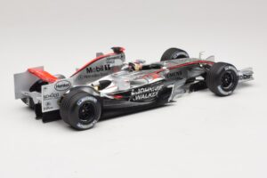 McLaren MP4/21 #3 K. Raikkonen 2006 Minichamps 1:18 530061803 Pryskyřice – obrázek 2 z 7