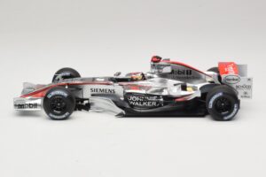 McLaren MP4/21 #3 K. Raikkonen 2006 Minichamps 1:18 530061803 Pryskyřice – obrázek 3 z 7
