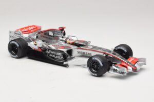 McLaren MP4/21 #3 K. Raikkonen 2006 Minichamps 1:18 530061803 Pryskyřice – obrázek 4 z 7