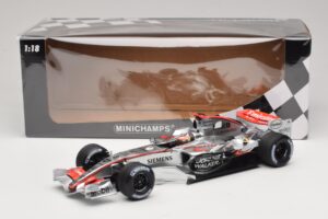 McLaren MP4/21 #3 K. Raikkonen 2006 Minichamps 1:18 530061803 Pryskyřice – obrázek 7 z 7