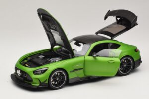 Mercedes AMG GT Black Series C190 Matt Green Metallic Minichamps 1:18 110032022 Kov – obrázek 2 z 8
