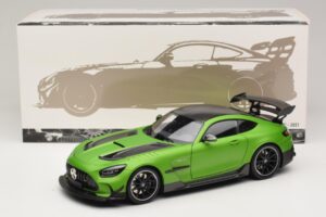 Mercedes AMG GT Black Series C190 Matt Green Metallic Minichamps 1:18 110032022 Kov – obrázek 8 z 8