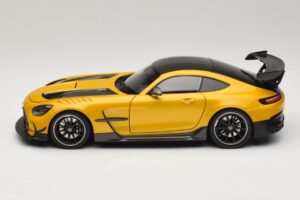 Mercedes AMG GT Black Series C190 Solarbeam Yellow Metallic Minichamps 1:18 110032021 Kov – obrázek 4 z 8