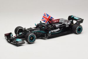Mercedes AMG Petronas W12 E Performance L. Hamilton Winner British GP 2021 Minichamps 1:18 110211144 Pryskyřice