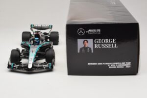 Mercedes AMG Petronas W15 E Performance G. Russell 2024 Minichamps 1:18 110240163 Pryskyřice – obrázek 6 z 7