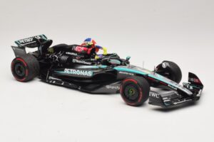 Mercedes AMG Petronas W15 E Performance L. Hamilton Winner British GP 2024 Minichamps 1:18 110241244 Pryskyřice – obrázek 4 z 7