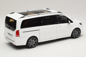 Mercedes V-Class W447 AMG Line Bílý Norev 1:18 183876 Kov – obrázek 3 z 8