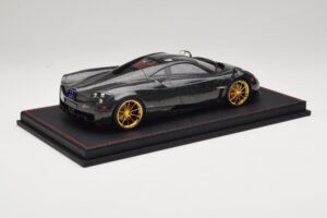 Pagani Huayra Starry Night Sky AB 1:18 REMC039 Pryskyřice – obrázek 3 z 7