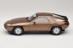 Porsche 928 S Tobacco Metallic GT Spirit 1:18 GT1005 Pryskyřice – obrázek 3 z 6