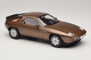 Porsche 928 S Tobacco Metallic GT Spirit 1:18 GT1005 Pryskyřice – obrázek 4 z 6