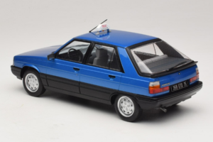 Renault 11 GTL Taxi James Bond MCG 1:18 MCG18833 Kov – obrázek 5 z 6