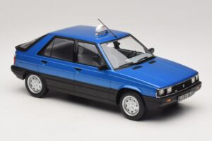 Renault 11 GTL Taxi James Bond MCG 1:18 MCG18833 Kov – obrázek 4 z 6