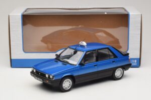 Renault 11 GTL Taxi James Bond MCG 1:18 MCG18833 Kov – obrázek 6 z 6