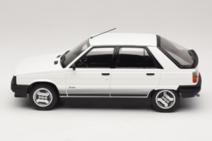 Renault 11 Turbo Bílý MCG 1:18 MCG18589 Kov – obrázek 3 z 6