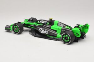 Stake Kick Sauber C44 G. Zhou Emilia Romagna GP 2024 Minichamps 1:18 117240124 Pryskyřice – obrázek 5 z 7