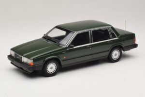 Volvo 740 GL Tmavě Zelený Minichamps 1:18 155171702 Kov