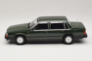 Volvo 740 GL Tmavě Zelený Minichamps 1:18 155171702 Kov – obrázek 3 z 6