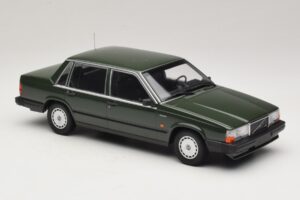 Volvo 740 GL Tmavě Zelený Minichamps 1:18 155171702 Kov – obrázek 4 z 6