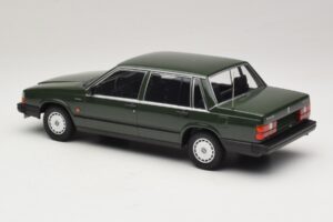 Volvo 740 GL Tmavě Zelený Minichamps 1:18 155171702 Kov – obrázek 5 z 6