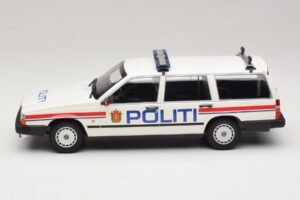 Volvo 740 GL Kombi Politi Norway Minichamps 1:18 155171796 Kov – obrázek 3 z 6