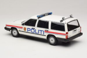 Volvo 740 GL Kombi Politi Norway Minichamps 1:18 155171796 Kov – obrázek 5 z 6