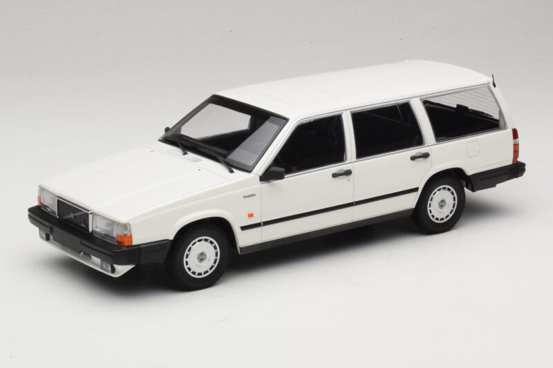 Volvo 740 GL Kombi Bílý Minichamps 1:18 155171772 Kov