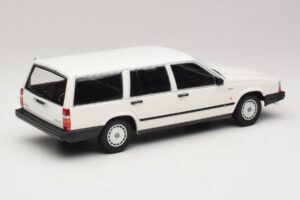 Volvo 740 GL Kombi Bílý Minichamps 1:18 155171772 Kov – obrázek 2 z 6