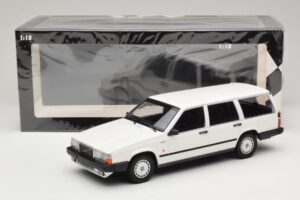 Volvo 740 GL Kombi Bílý Minichamps 1:18 155171772 Kov – obrázek 6 z 6