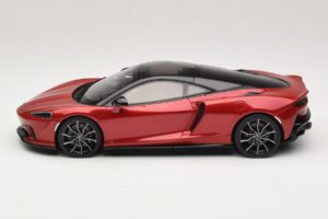 McLaren GTS Červený GT Spirit 1:18 GT971 Pryskyřice – obrázek 3 z 6