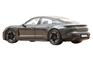 Porsche Taycan Turbo S Slate Grey Neo Norev 1:18 187654 Kov – obrázek 3 z 5