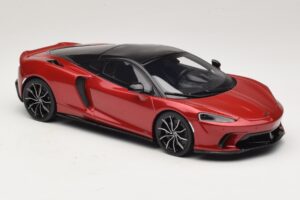 McLaren GTS Červený GT Spirit 1:18 GT971 Pryskyřice – obrázek 4 z 6