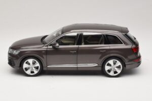 Audi Q7 4M Argus Brown Minichamps 1:18 5011407615 Kov – obrázek 4 z 8