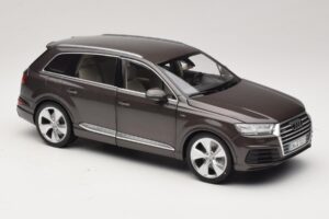 Audi Q7 4M Argus Brown Minichamps 1:18 5011407615 Kov – obrázek 6 z 8