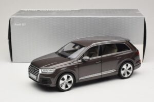 Audi Q7 4M Argus Brown Minichamps 1:18 5011407615 Kov – obrázek 8 z 8